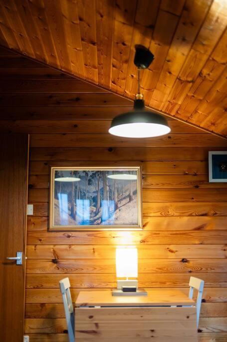 Cozy Norwegian Style Log Cabin In Rural Snowdonia - 2 Bedrooms & Parking By Seren Short Stays Ffestiniog Exterior photo
